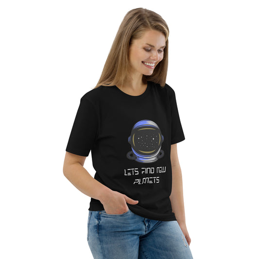 Schwarzes T-Shirt mit Astronautenhelm und dem Schriftzug „Let’s find new planets“.