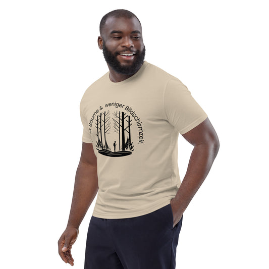Beiges T-Shirt mit schwarzem Waldmotiv und dem Text: „Mehr Bäume & weniger Bildschirmzeit“